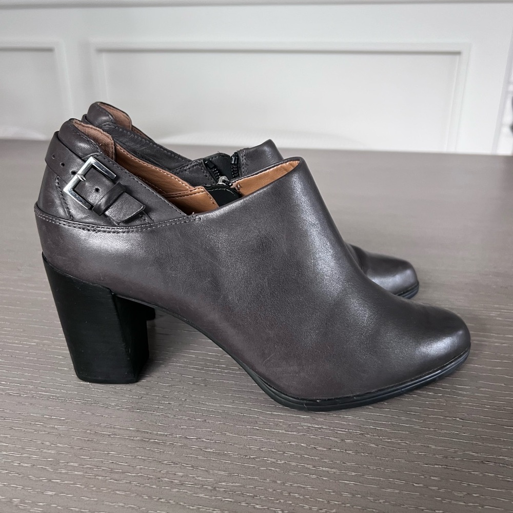 Chic Charcoal Leather Heeled Boots